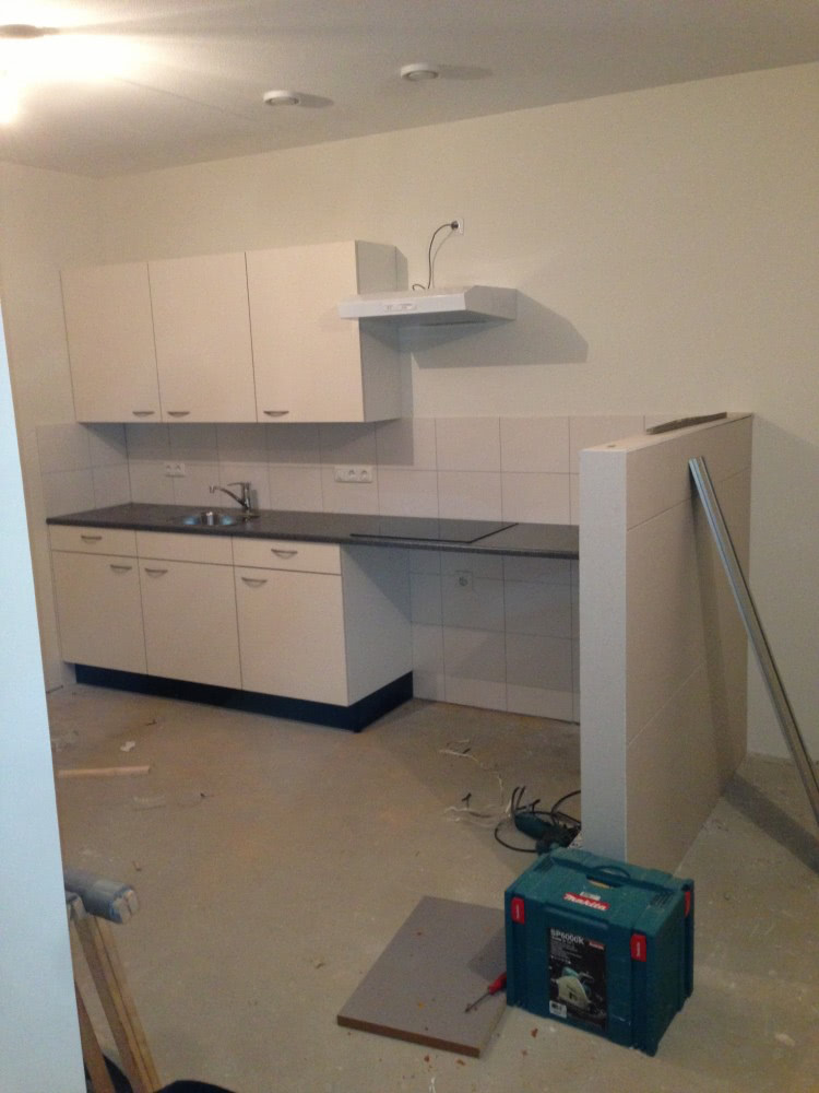 Stijsn maatwerk heeft op deze foto een volledige keuken geinstalleerd